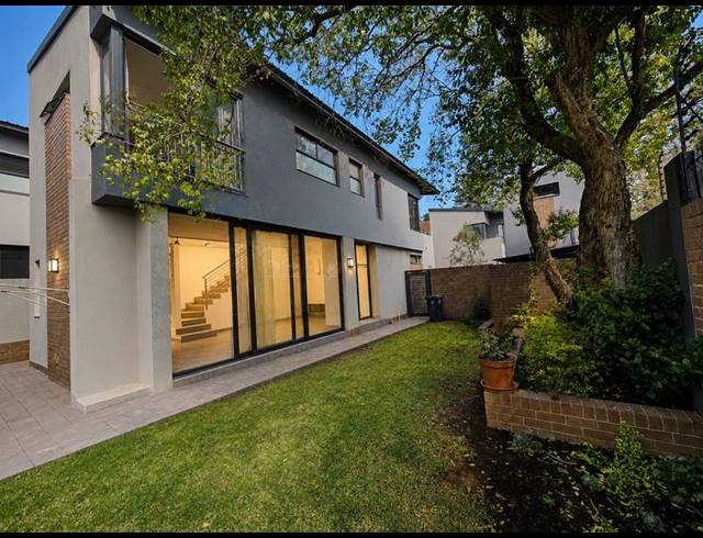 3 BEDROOM PROPERTY TO RENT IN MENLO PARK
